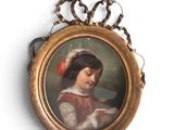 portrait d'une jeune fille en robe rouge, coiffée d'un béret rouge