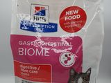 un sac de croquettes pour chat posé sur une table