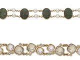 trois bracelets différents ornés de perles et de pierres, sur fond blanc