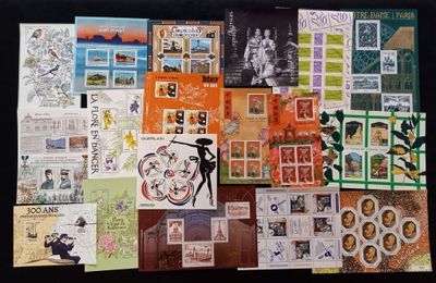 de nombreux types de timbres différents sur un fond noir