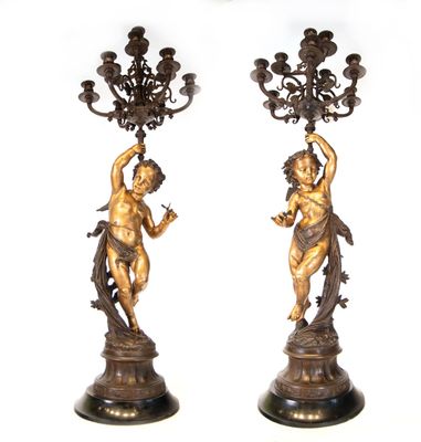 Majestueuse et grande paire de porte-torches à chérubin en b…