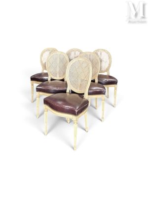 six chaises de salle à manger à dossier en rotin avec assise en cuir marron