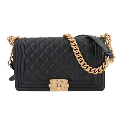 Chanel Modèle : Boy Chanel Matière : Cuir d’agneau