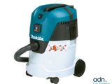 gros plan d'un aspirateur sur fond blanc
