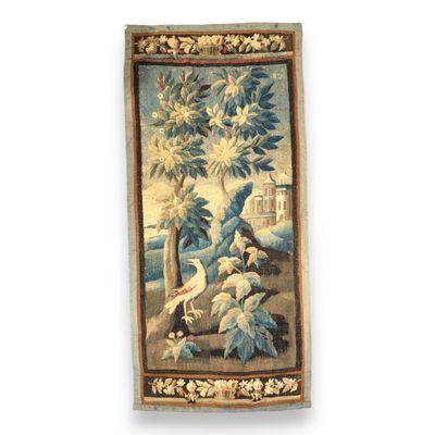 une image d'une tapisserie accrochée au mur d'une pièce