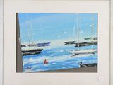un tableau représentant des bateaux sur l'eau et une personne marchant sur la plage