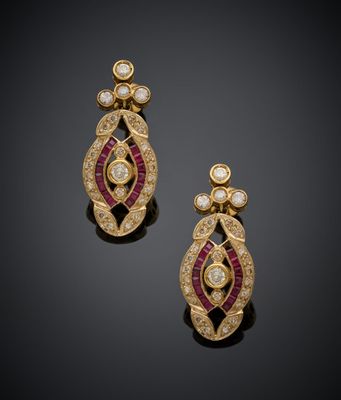 une paire de boucles d'oreilles en rubis et diamants