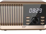 un gros plan d'une radio à l'ancienne équipée d'une horloge