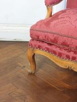 FAUTEUIL dit "coin de feu" en hêtre mouluré et sculpté à dos… (photo 4)