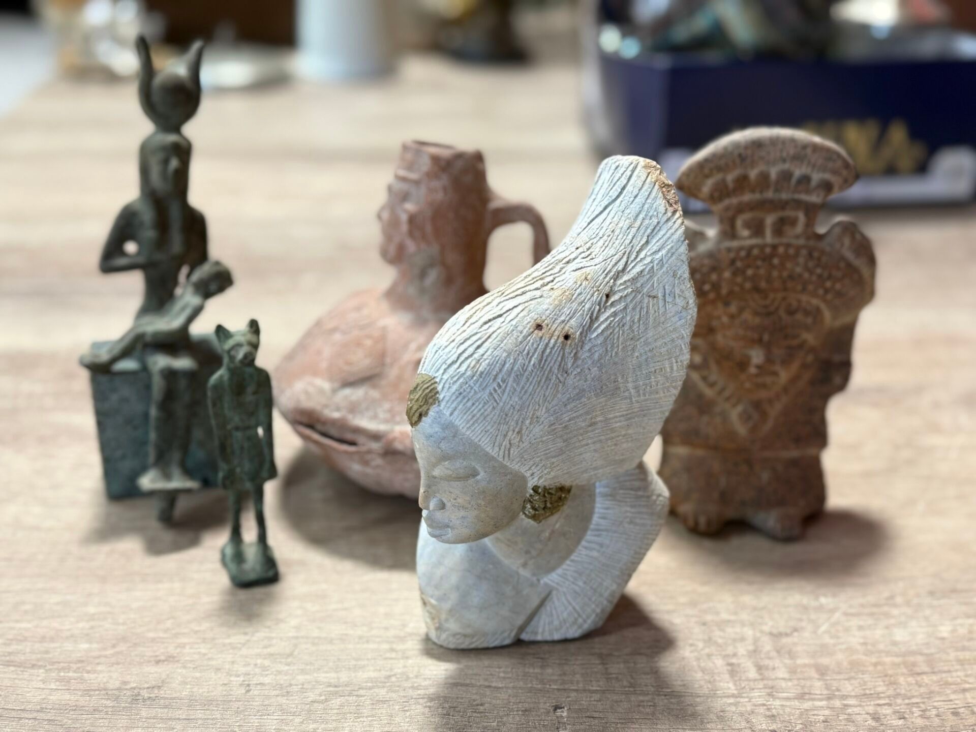 Objets d'art & Curiosités