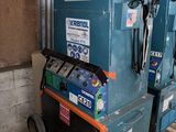 deux machines placées l'une à côté de l'autre