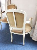 PAIRE DE FAUTEUILS de style Louis XV en bois sculpté et laqu… (photo 6)