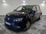 la photo d'une voiture bleue garée dans un garage