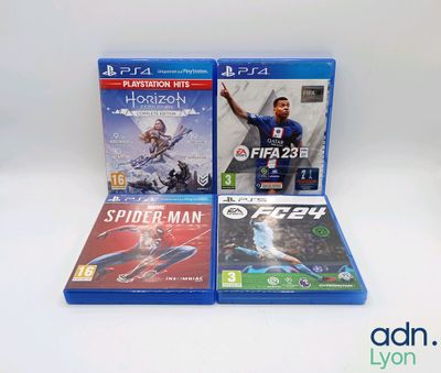 La PlayStation 4 de Sony et ses jeux sont exposés dans un magasin