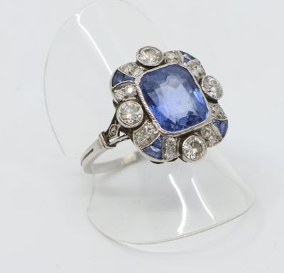 bague art déco en saphir et diamant