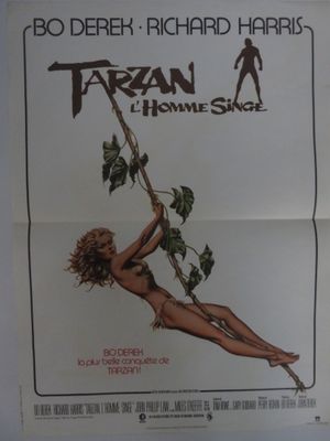 une image d'une affiche de cinéma pour « Tarzan » mettant en scène une femme sur une balançoire