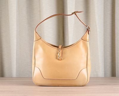 HERMES PARIS made in France Sac Trim en box beige, surpiqure… - Photo 1