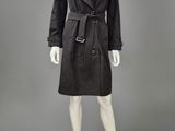 un trench-coat noir sur un mannequin, un mannequin, un mannequin, un mannequin, un mannequin, un mannequin, un mannequin, un mannequin, un mannequin, un mannequin, un mannequin, un mannequin, un mannequin, un mannequin, un mannequin, un mannequin, un mannequin, un mannequin, un mannequin, un mannequin, un mannequin, un mannequin, un mannequin, un mannequin, un mannequin, un mannequin, un mannequin, un mannequin, un mannequin, un mannequin, un mannequin, un mannequin, un