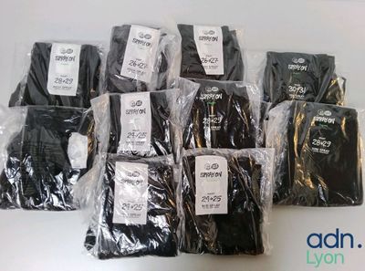 Lot de 10 jeans - CHEAP MONDAY - SPRAY ON - Tailles 24-25/26…