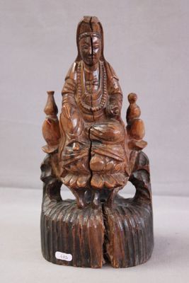 Bouddha ancien en position assise en bois dense sculpté, Asi…