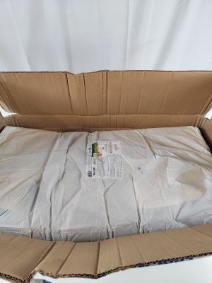 une boîte en carton contenant un matelas