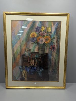 peinture d'un vase de fleurs sur une table devant une fenêtre
