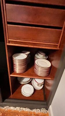 Dans les placards : Limoges partie de service de table en po…