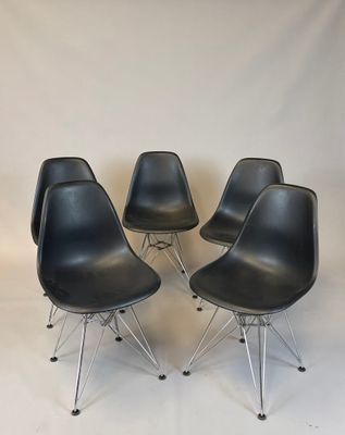 RAY & CHARLES EAMES (1907-1958/1912-1988) & VITRA (éditeur)