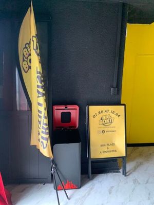 Ensemble soit : - 1 stop trottoir (chevalet)