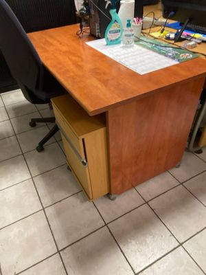 Bureau à caisson Vente à l'Hôtel des ventes - 26 bis allée S…