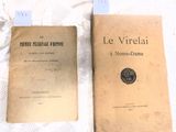 deux livres posés l'un à côté de l'autre sur une table