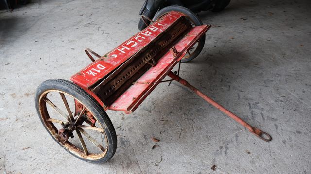 Distributeur à chaux ancien. Visite le lundi 17 février de 14h à ...