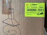 une boîte en carton sur laquelle est dessiné un homme portant un nœud papillon
