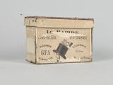 a small box with a top hat on top of it