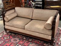 Banquette de style Louis XVI, L : 16 cm, H : 77 cm