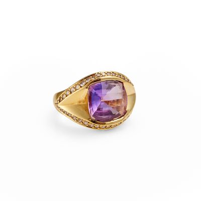 une bague en améthorate et diamants, par van cleef