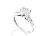 une bague en diamant à une seule pierre, par van cleef
