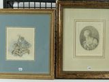 deux dessins encadrés représentant un chat et un chat assis sur une table
