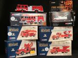 la boîte contient de nombreux types de camions de pompiers différents