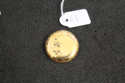 une image représentant une pièce d'or sur laquelle figure une étiquette de prix
