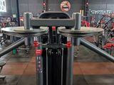an image of a gym with a lot of machines