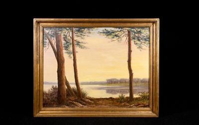 une peinture à l'huile représentant des arbres et un lac dans une zone boisée