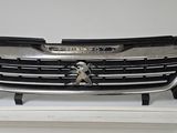 calandre de pare-chocs avant pour Toyota RAV4 avec finitions chromées