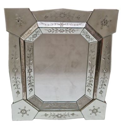 Miroir vénitien à décor de fleurs, XXe, H. - Photo 1