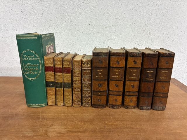 Carton de livres dont origine de tous les cultes en 5 volumes, co...