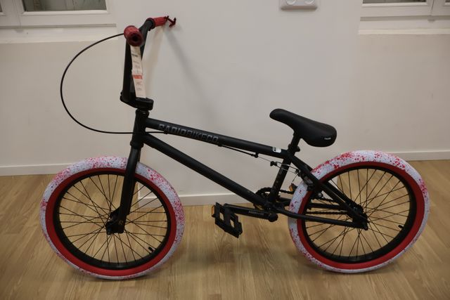 Vélo CUSTOM RADLO EVOL 20.3 VELO BMX FREESTYLE BLACK AND PINK. Ne...