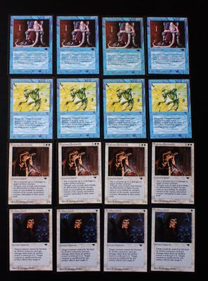 beaucoup de cartes sur la table