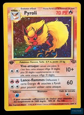 gros plan d'une carte pokemon sur fond noir