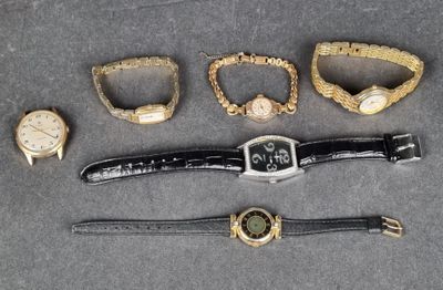 Lot de 6 montres bracelet dont une LIP Electronic et une Pre…