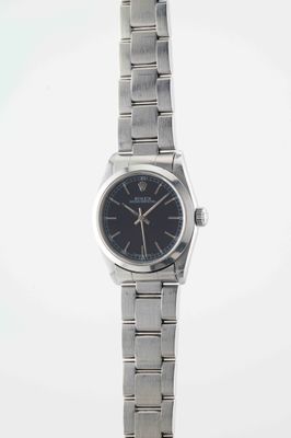 an image of a wrist watch with a black dial on a silver bracelet